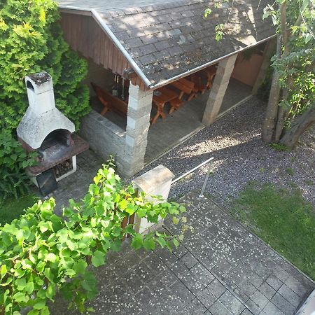 Dom V Zahrade Hotell Podhájska Eksteriør bilde
