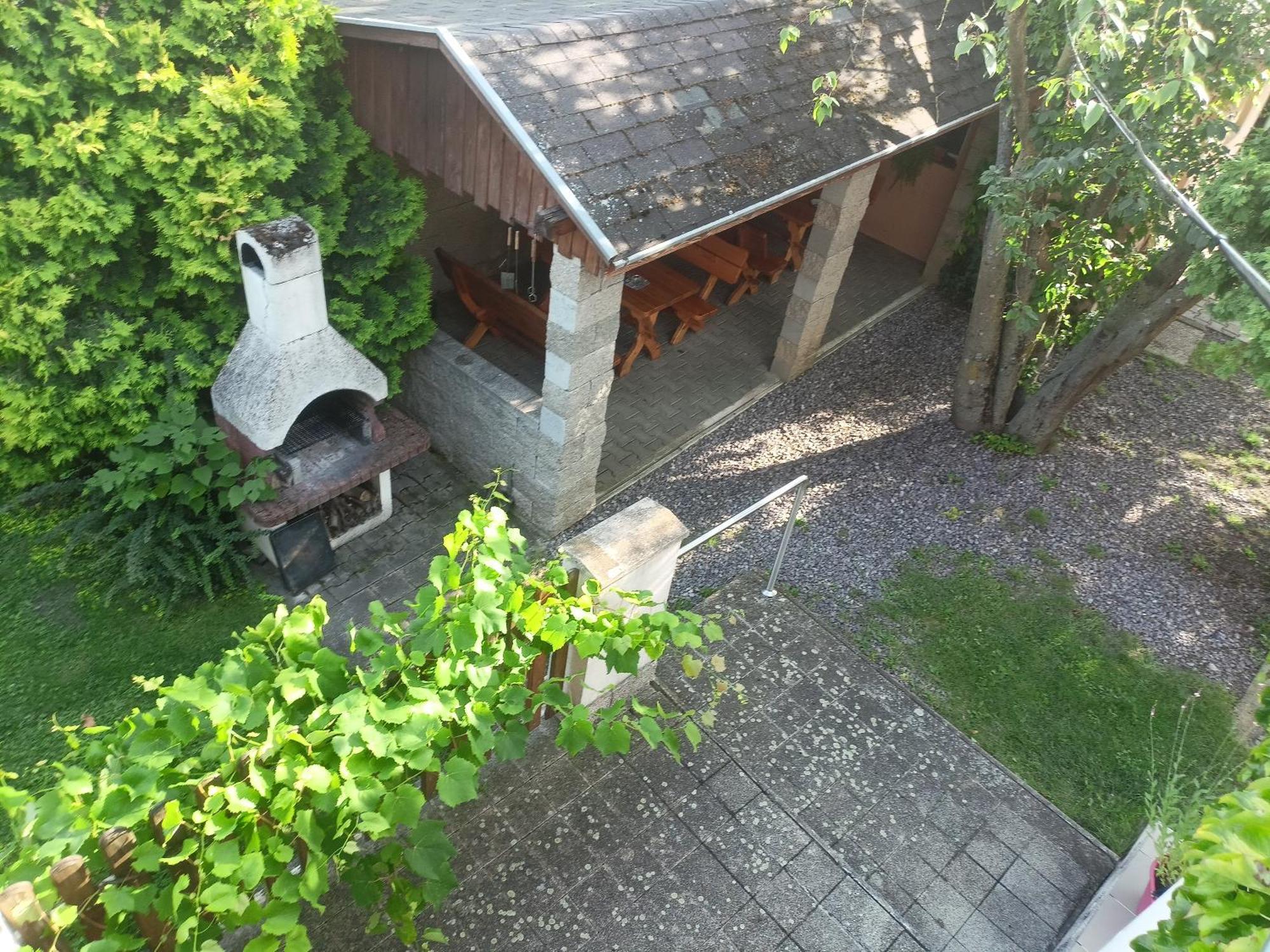 Dom V Zahrade Hotell Podhájska Eksteriør bilde